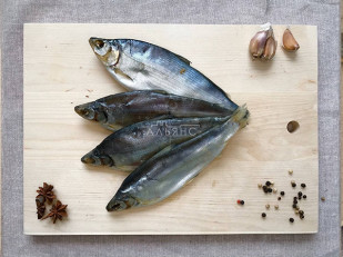 Арахис: Пелядь вяленая