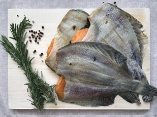 Икра камбалы вяленая: Камбала камчатская вяленая с икрой