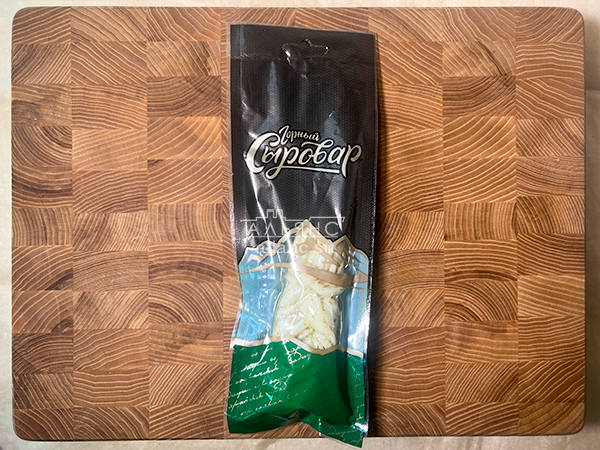 Сыр 100 гр ГОРНЫЙ СЫРОВАР (Косичка с укропом и чесноком) в Ессентуках